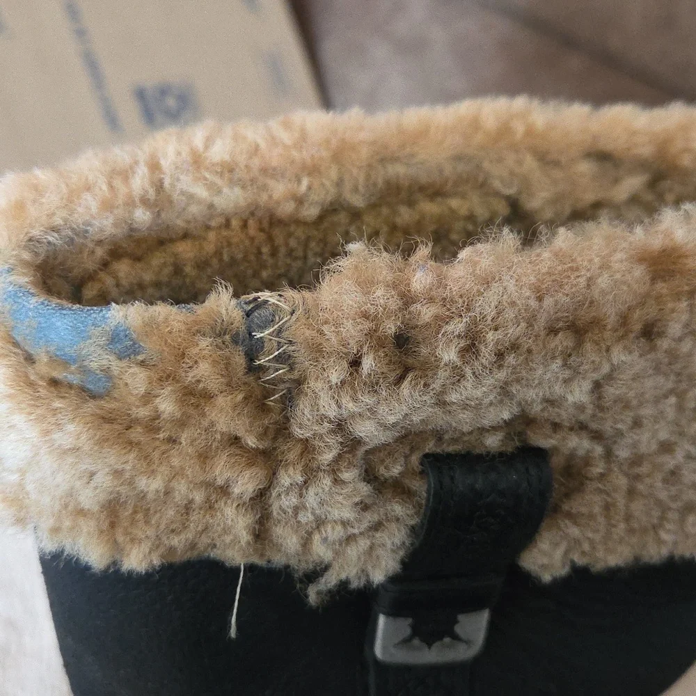 UGG Mens Leather Insulated Boots